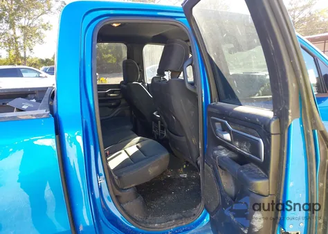 2022 Ram 1500 Big Horn 4X2 6'4 Box from USA, damaged, VIN 1C6RREBM4NN372405